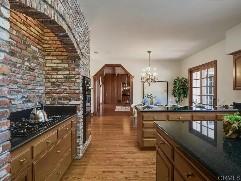 https://cdn.realtyfeed.com/cdn/127/306727647/544f077347f4d37da702054b893edc71.webp