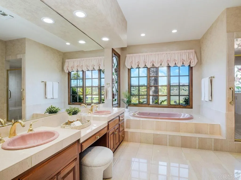 https://cdn.realtyfeed.com/cdn/127/306727647/673c9e2d43084bf184dd5da8e9f8cfe4.webp