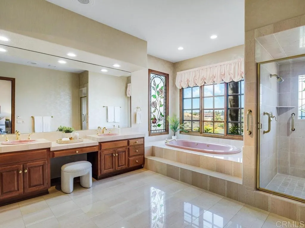 https://cdn.realtyfeed.com/cdn/127/306727647/abd94d349669bf4b891f3fc925f481b5.webp
