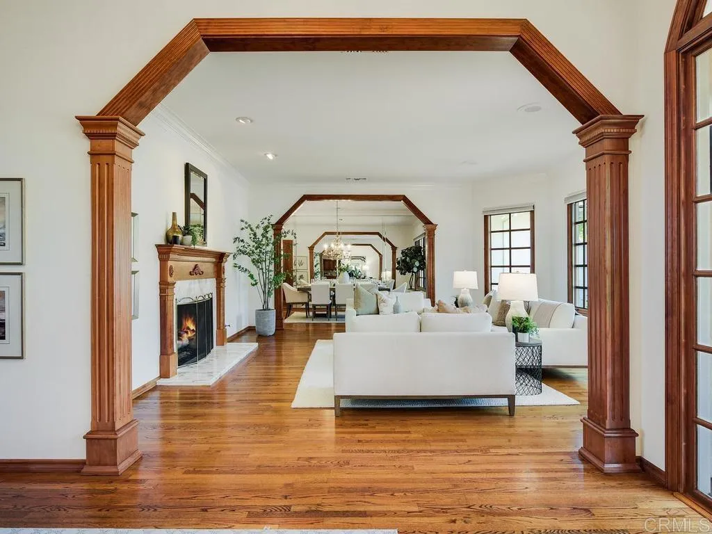 https://cdn.realtyfeed.com/cdn/127/306727647/b93469c2b103d0ac83286507596921eb.webp