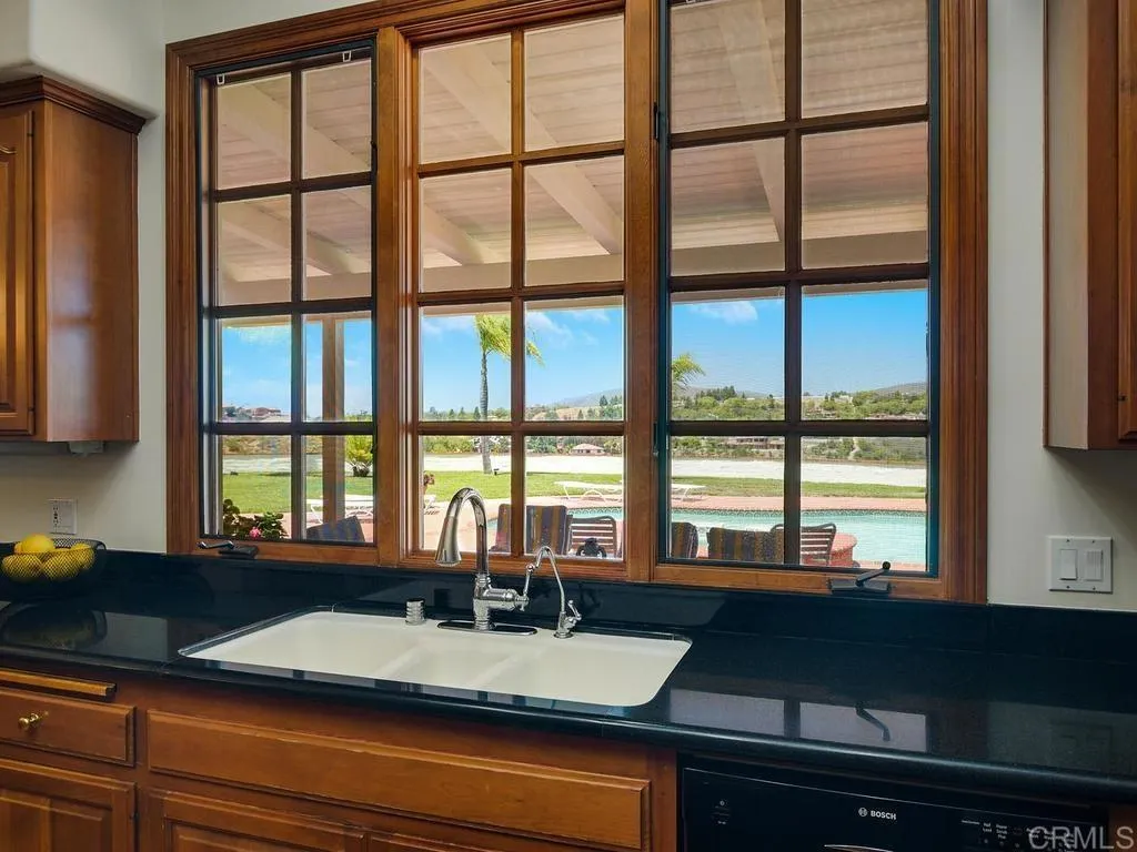 https://cdn.realtyfeed.com/cdn/127/306727647/c1e0bfb3e196d30ded165ffacda19f14.webp