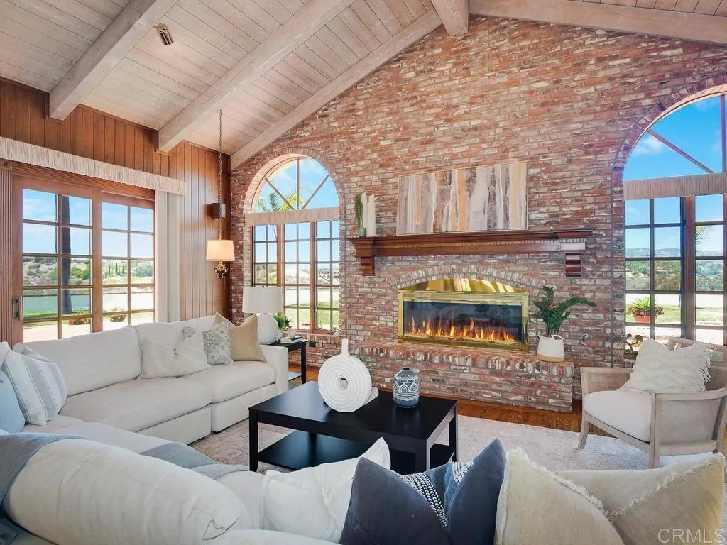 https://cdn.realtyfeed.com/cdn/127/306727647/fda3993b44917a576f13d5034c4b9555.webp