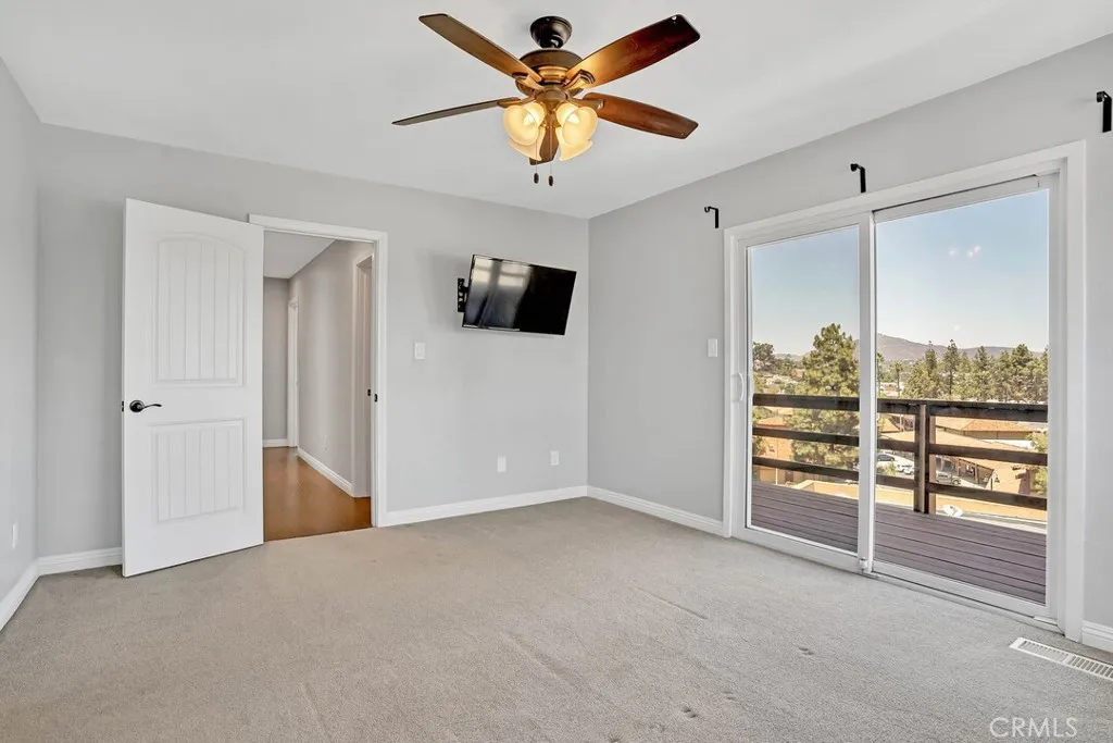https://cdn.realtyfeed.com/cdn/127/306727676/4b37cdadb8733301eb3f6d30dfa5c101.webp