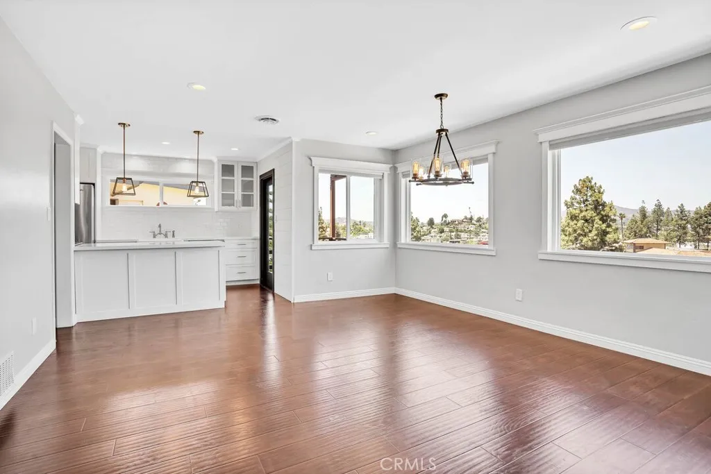 https://cdn.realtyfeed.com/cdn/127/306727676/9fc2c3d41bbf6d2aa36e8f1bd3412ec9.webp