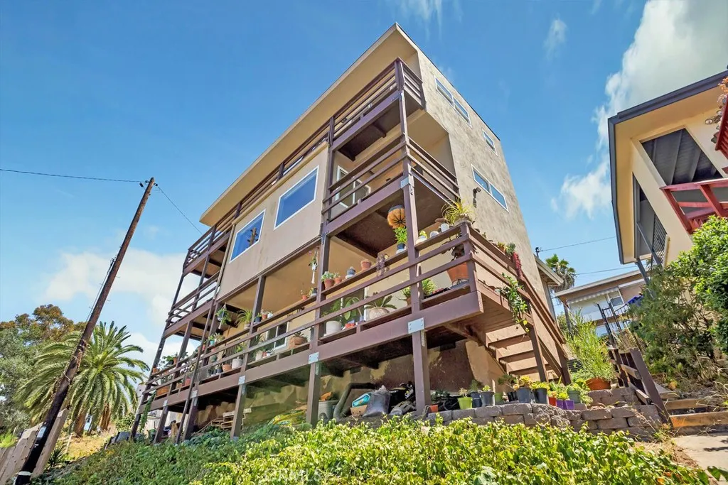 https://cdn.realtyfeed.com/cdn/127/306727676/c1cc999a6fdd9e48c9b497bd7734d0d0.webp