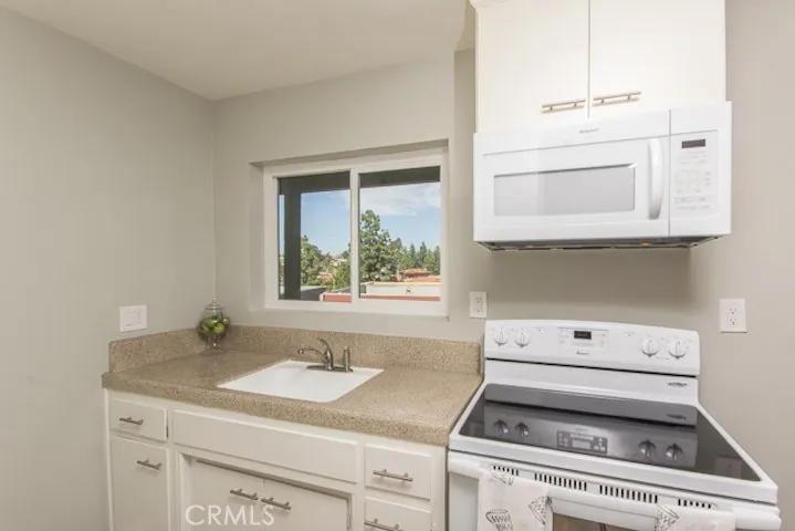 https://cdn.realtyfeed.com/cdn/127/306727676/f402c2552fb48398ea90184749c01e37.webp