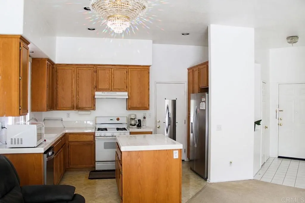 https://cdn.realtyfeed.com/cdn/127/306727708/c3c22d8a9c4347863384c1578b3e1f7c.webp