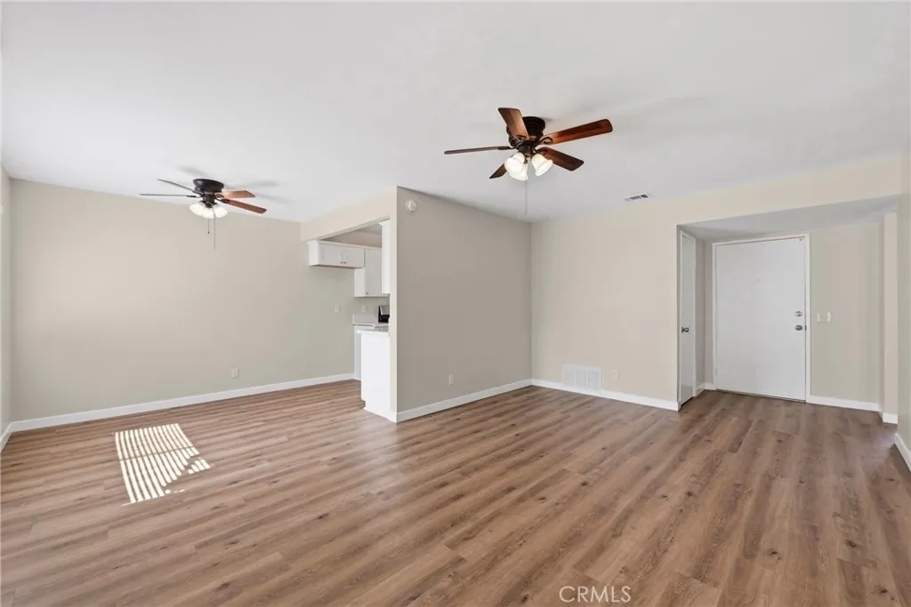 https://cdn.realtyfeed.com/cdn/127/306727759/9f29bb49c0685df0062d46a76e25ec8d.webp
