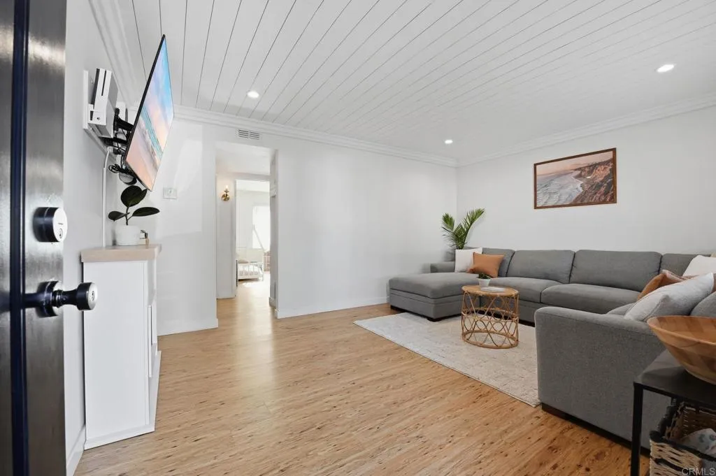 https://cdn.realtyfeed.com/cdn/127/306727773/19c2ae81058e20f918a457a7acf09bc0.webp