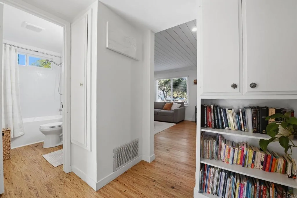 https://cdn.realtyfeed.com/cdn/127/306727773/3ad9ef901c553bd32fd8c9794217c2cf.webp