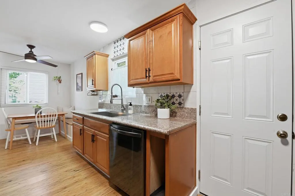 https://cdn.realtyfeed.com/cdn/127/306727773/855ca94d0f3dee6453d849c0ece1d1ea.webp