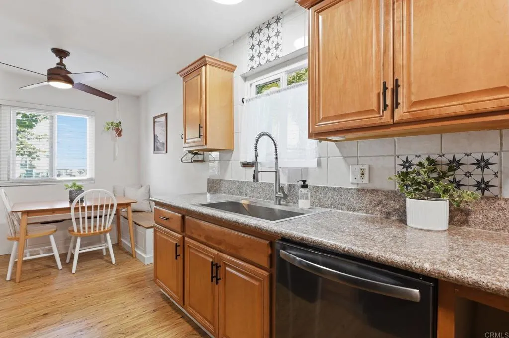 https://cdn.realtyfeed.com/cdn/127/306727773/a6b6575ee38b7cc5471786d252cc103e.webp