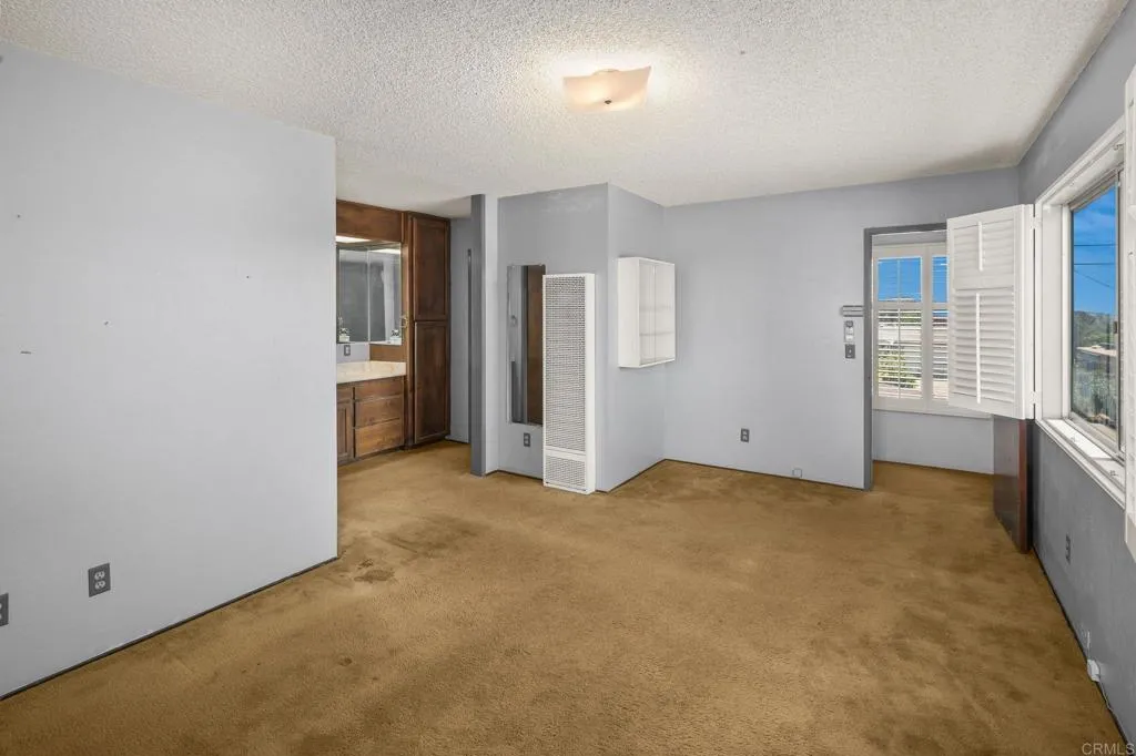https://cdn.realtyfeed.com/cdn/127/306727775/2efb582c67b8521b92c0d1adf8326d08.webp