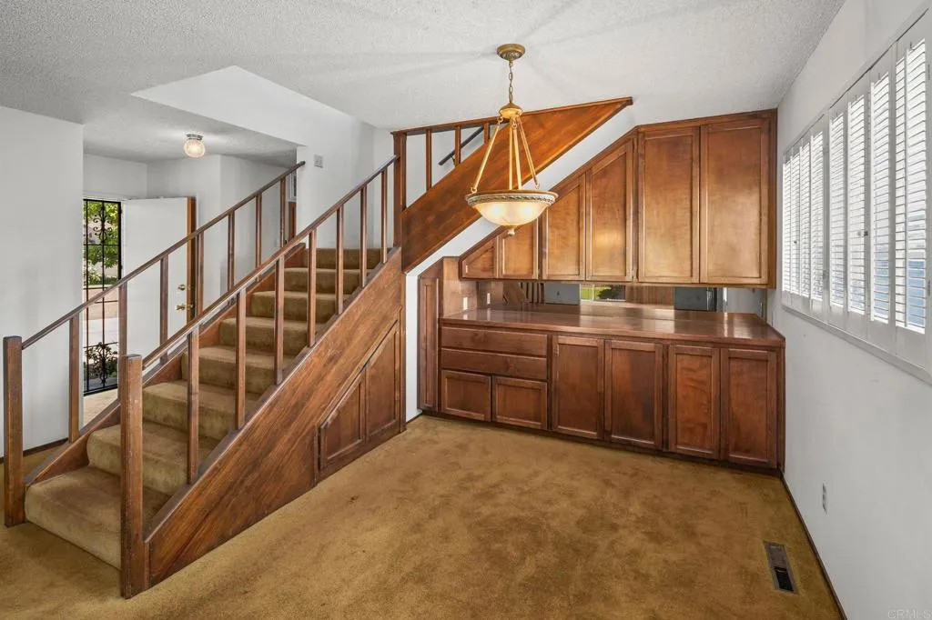 https://cdn.realtyfeed.com/cdn/127/306727775/627b0281ea450d83bc72943cc8fc5f7b.webp