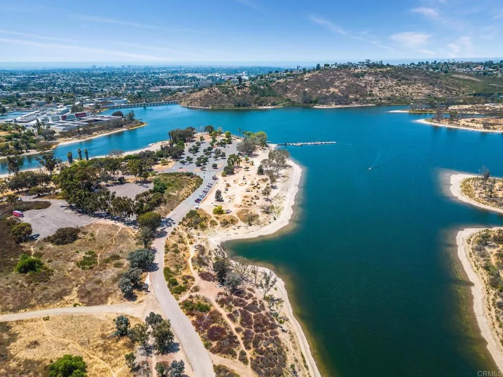 https://cdn.realtyfeed.com/cdn/127/306727775/933d81c625c3eede55e3ff99035d437e.webp