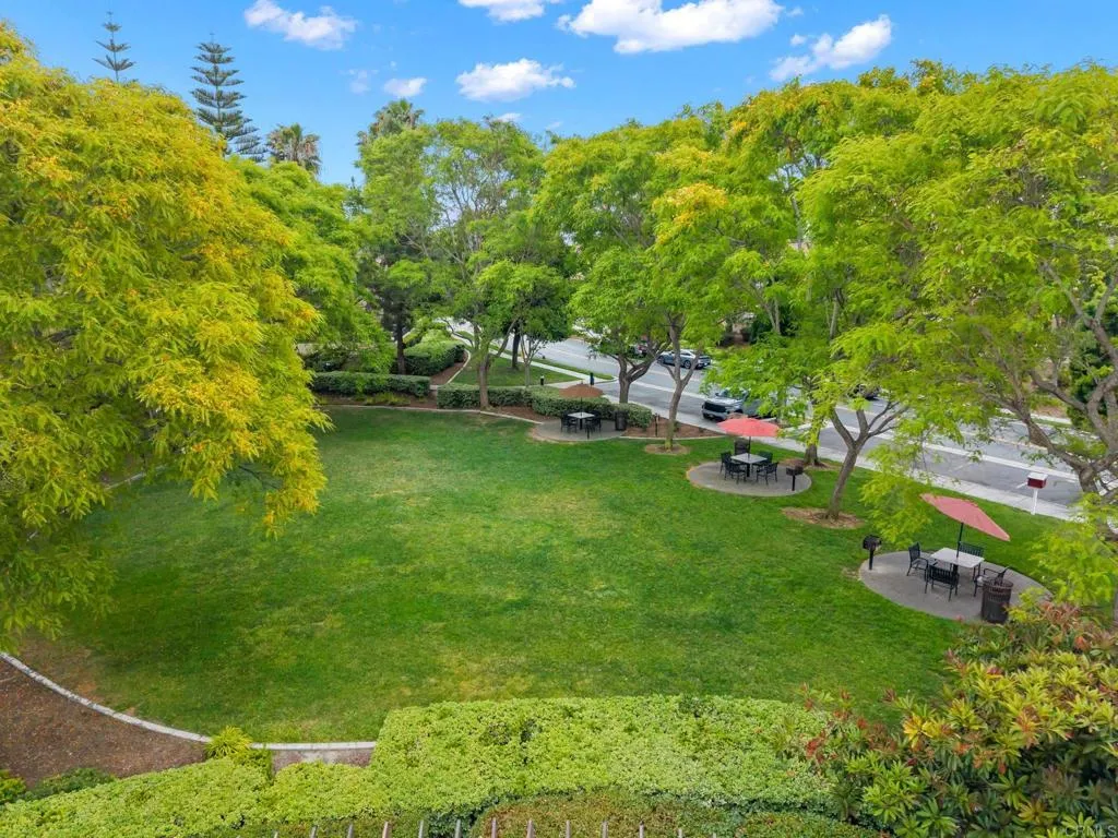 https://cdn.realtyfeed.com/cdn/127/306727786/4aeacd5e3ffd3dcbab6bdf933d9027ad.webp