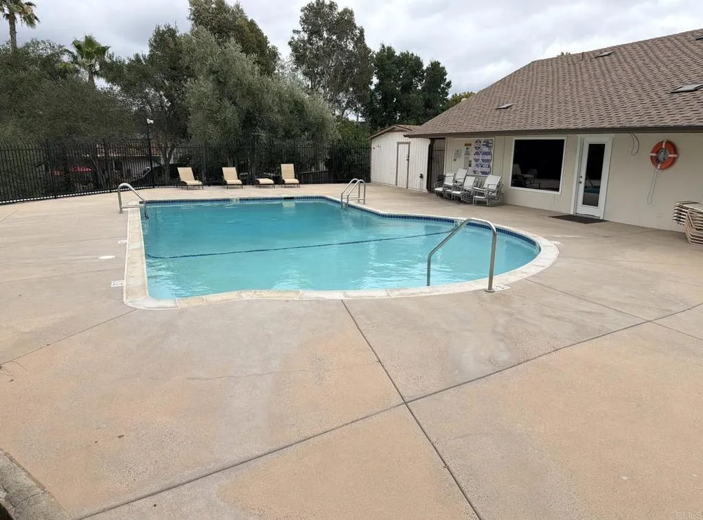 https://cdn.realtyfeed.com/cdn/127/306727912/70db9c7c1304c744596f55362fa3adbe.webp