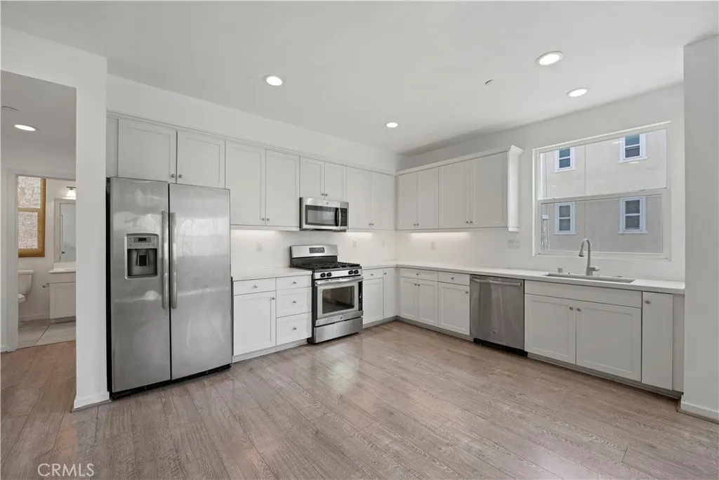 Sylmar, CA 91342