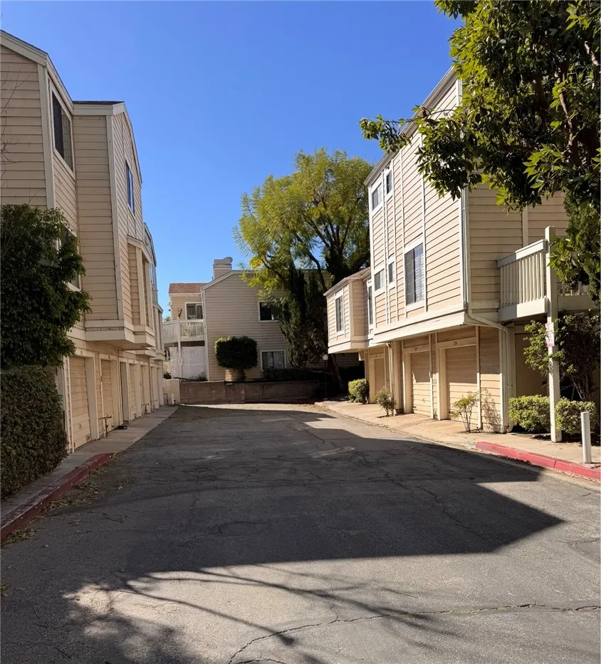4900 N Grand Ave Unit 349