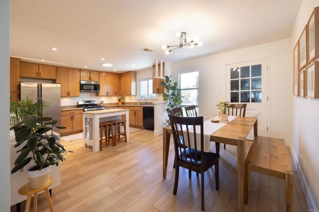 https://cdn.realtyfeed.com/cdn/127/306728060/98897041cc5baf315801a9040d1ab1b2.webp