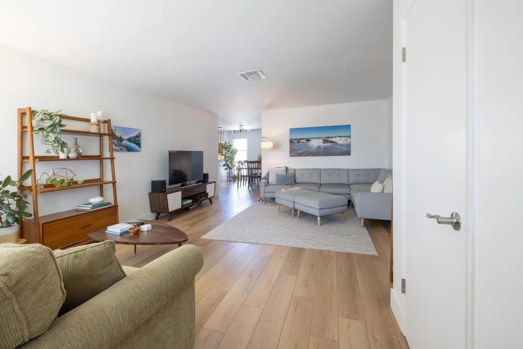 https://cdn.realtyfeed.com/cdn/127/306728060/c5b477b504d3767d01b2366e9beefc39.webp