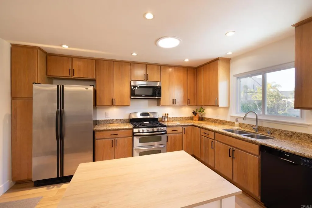 https://cdn.realtyfeed.com/cdn/127/306728060/fe112e495af4c2ada4cda1774ca058f4.webp