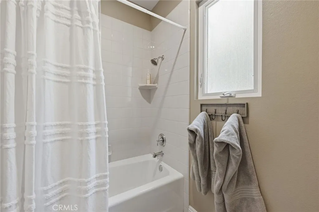 https://cdn.realtyfeed.com/cdn/127/306728087/4f3964f4cac8f21e91ce4c0e99c82c0f.webp