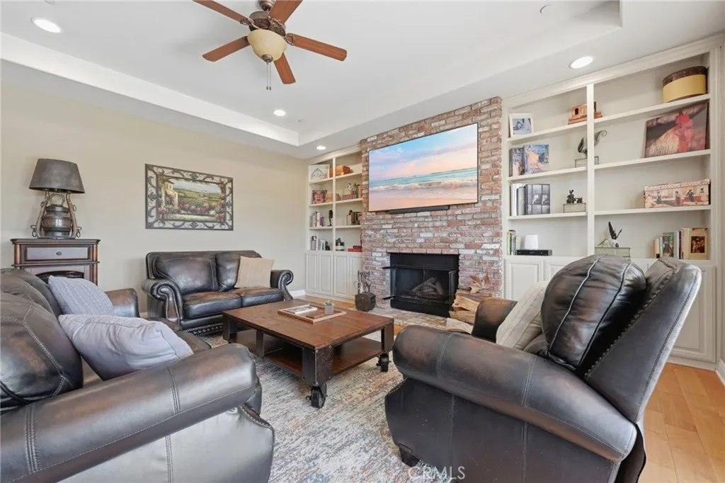 https://cdn.realtyfeed.com/cdn/127/306728087/705fba593d2fea5d215681968eb88ebc.webp