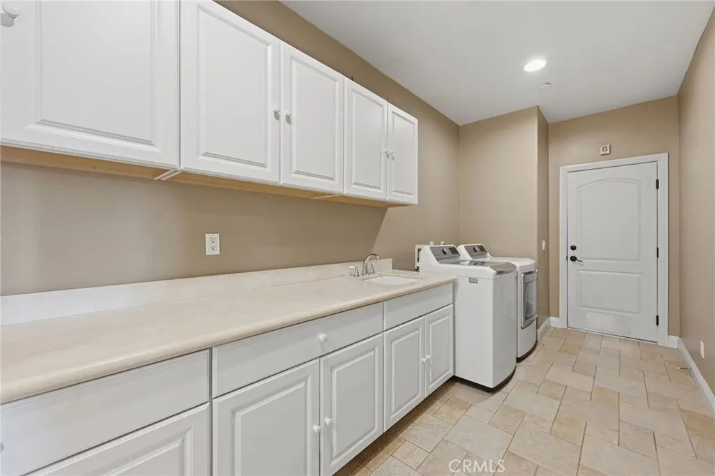 https://cdn.realtyfeed.com/cdn/127/306728087/73cdbe76df4fa97774912d7f75de73e7.webp