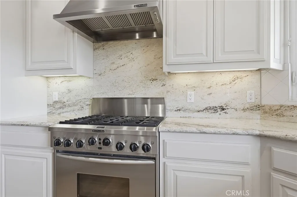 https://cdn.realtyfeed.com/cdn/127/306728087/98ba52b30299adfd8a9d10bc59ad54cc.webp