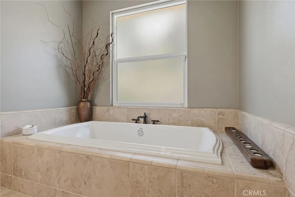 https://cdn.realtyfeed.com/cdn/127/306728087/9b3b0a02fda86923f96c76c0b073bbac.webp