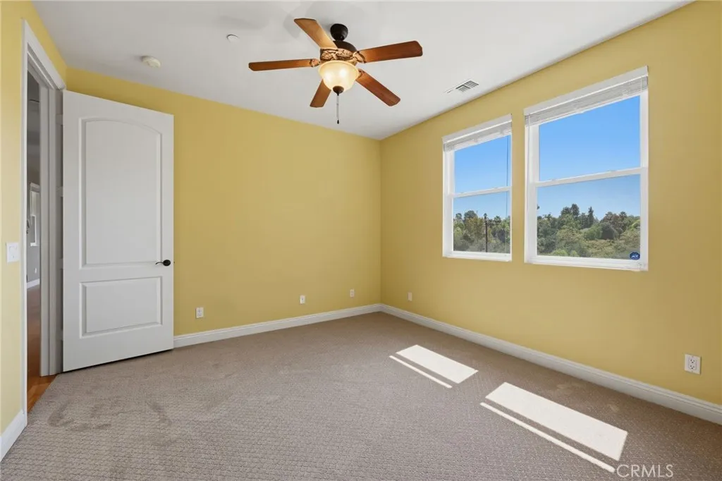 https://cdn.realtyfeed.com/cdn/127/306728087/ba54b5be8e4127ba60b7394a73dd1bf1.webp