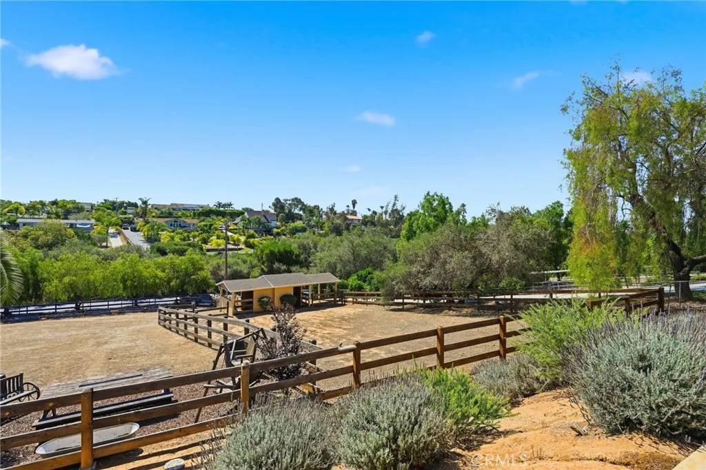 https://cdn.realtyfeed.com/cdn/127/306728087/e87d589b7535d3b337229e558e7588eb.webp
