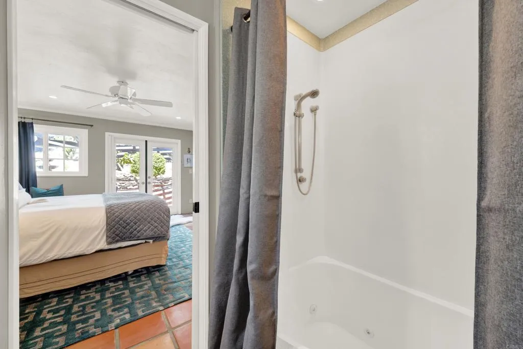 https://cdn.realtyfeed.com/cdn/127/306728094/160d4734f50ebfe48ceba69350f5bb76.webp