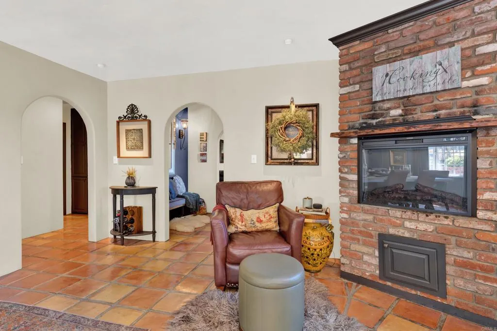 https://cdn.realtyfeed.com/cdn/127/306728094/3f16a8fc294f2d83f14374a50c529bc7.webp
