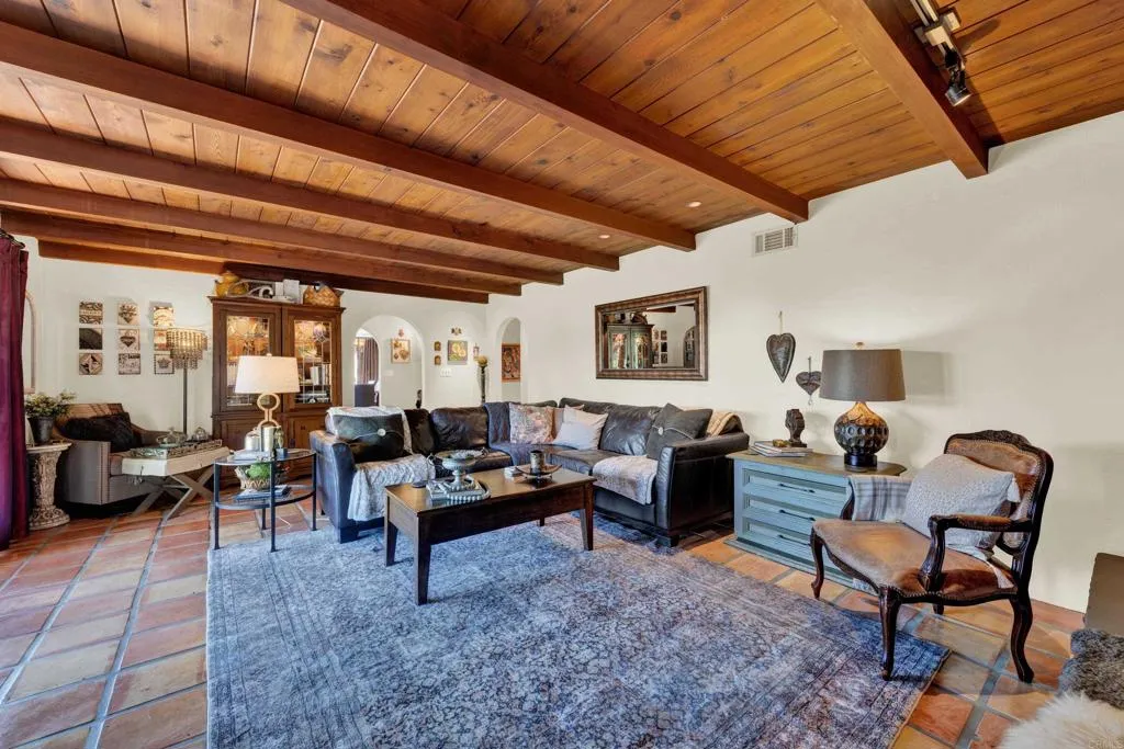 https://cdn.realtyfeed.com/cdn/127/306728094/49b15405c066216976ab19f17afb7a7b.webp