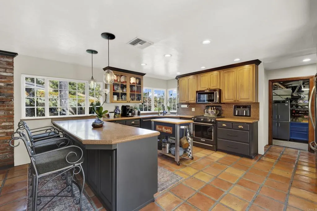 https://cdn.realtyfeed.com/cdn/127/306728094/5a224f5f9daec90a06d20f9240a81714.webp