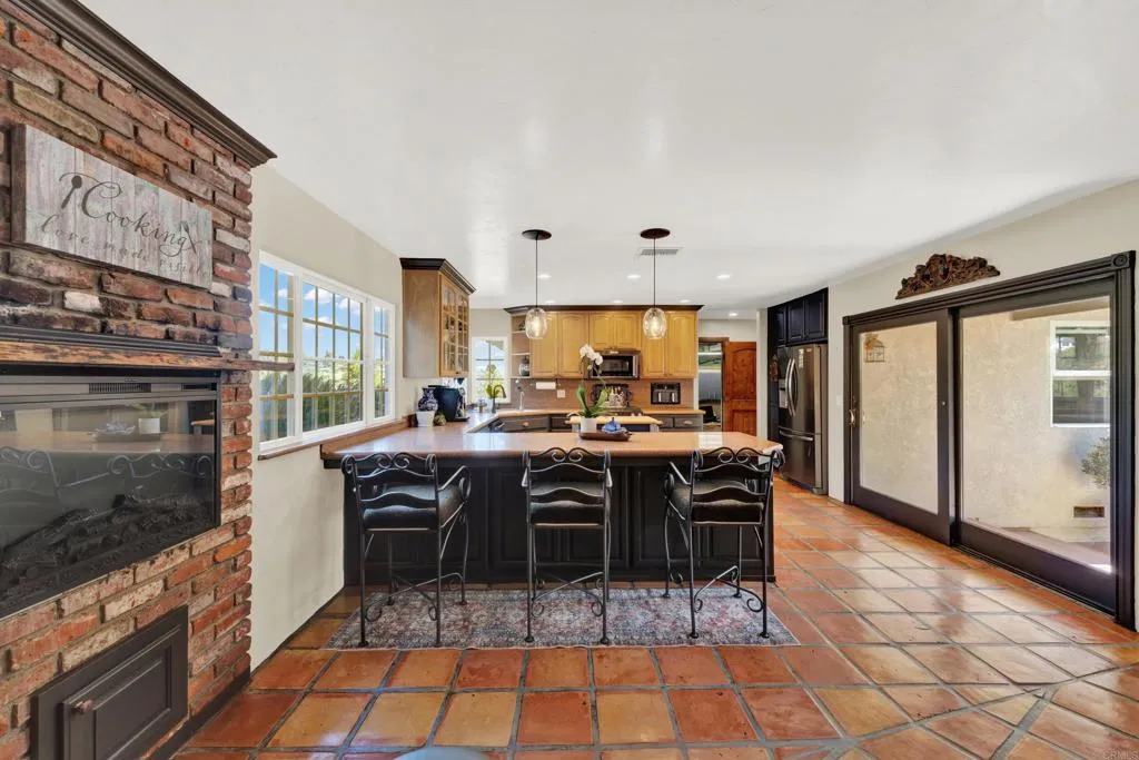 https://cdn.realtyfeed.com/cdn/127/306728094/627e5cb200a359e8daa3fa04ca632267.webp