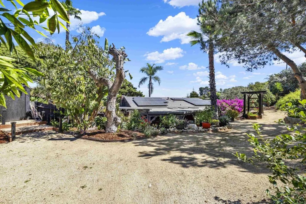 https://cdn.realtyfeed.com/cdn/127/306728094/ab24d318508d0d54878a6e905772bd39.webp