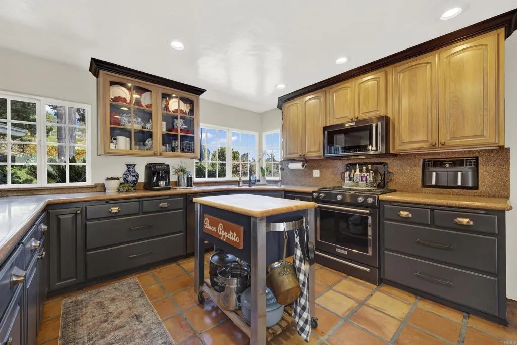 https://cdn.realtyfeed.com/cdn/127/306728094/d09327739e598fe6de145e77ac2c9e1c.webp