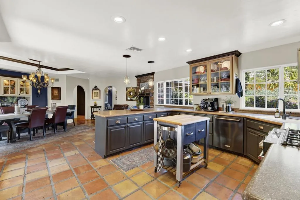https://cdn.realtyfeed.com/cdn/127/306728094/e25e734b8de6ded02b788ed41e0c2c73.webp