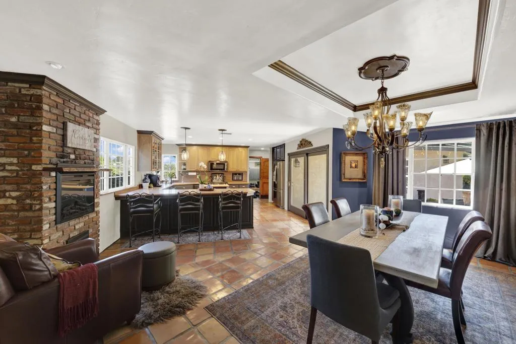 https://cdn.realtyfeed.com/cdn/127/306728094/f25c0f623788b95020aeef7e5d8533fd.webp