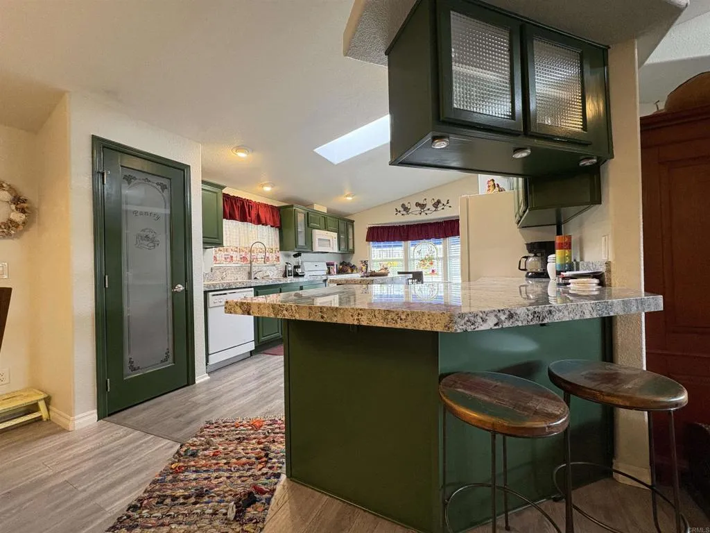 https://cdn.realtyfeed.com/cdn/127/306728113/16f2a05ea34e2a32f4ff782d5404986a.webp