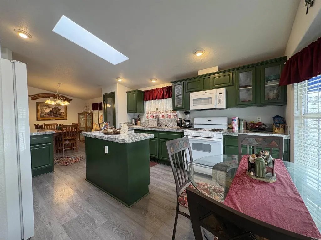 https://cdn.realtyfeed.com/cdn/127/306728113/27ae0b07724f2efdf1c98f74948f75c8.webp