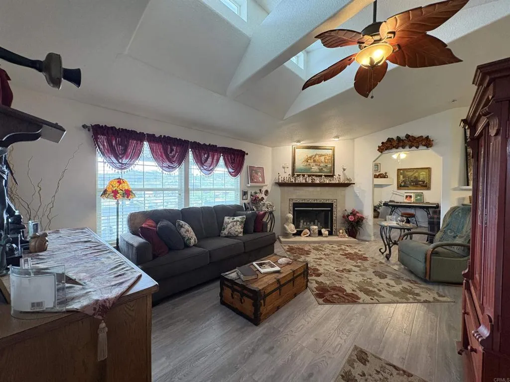https://cdn.realtyfeed.com/cdn/127/306728113/2b476c2c771b723d71a6216f69cf223d.webp