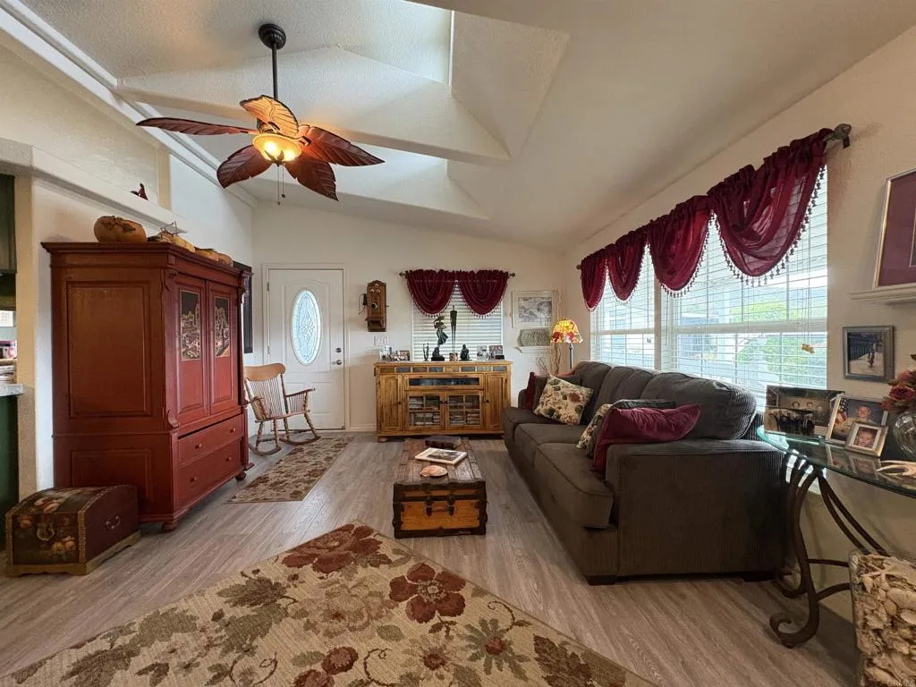 https://cdn.realtyfeed.com/cdn/127/306728113/4f4c6332b96e8cf61d97142668052b50.webp