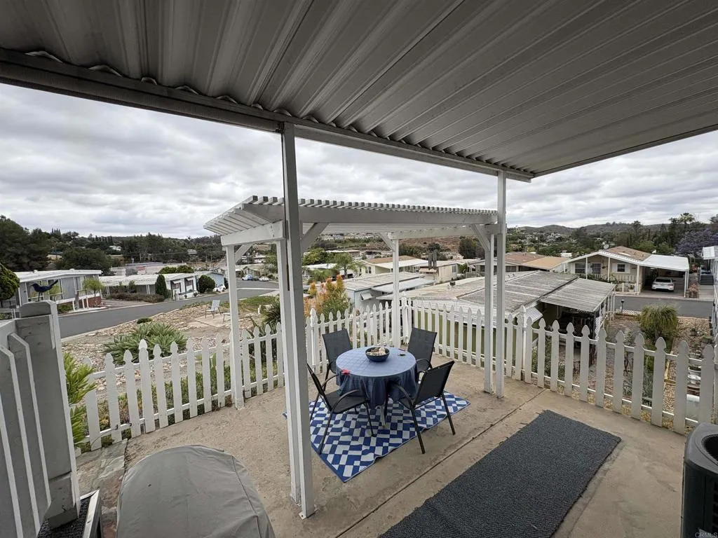 https://cdn.realtyfeed.com/cdn/127/306728113/572691e6b6eb175781c7a1b1a81309ea.webp