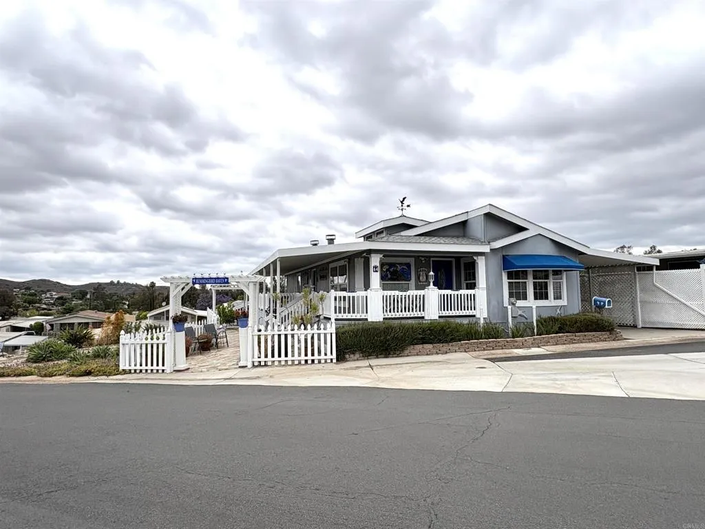 https://cdn.realtyfeed.com/cdn/127/306728113/616b1e65c8acd8be744961ccc27fedc9.webp