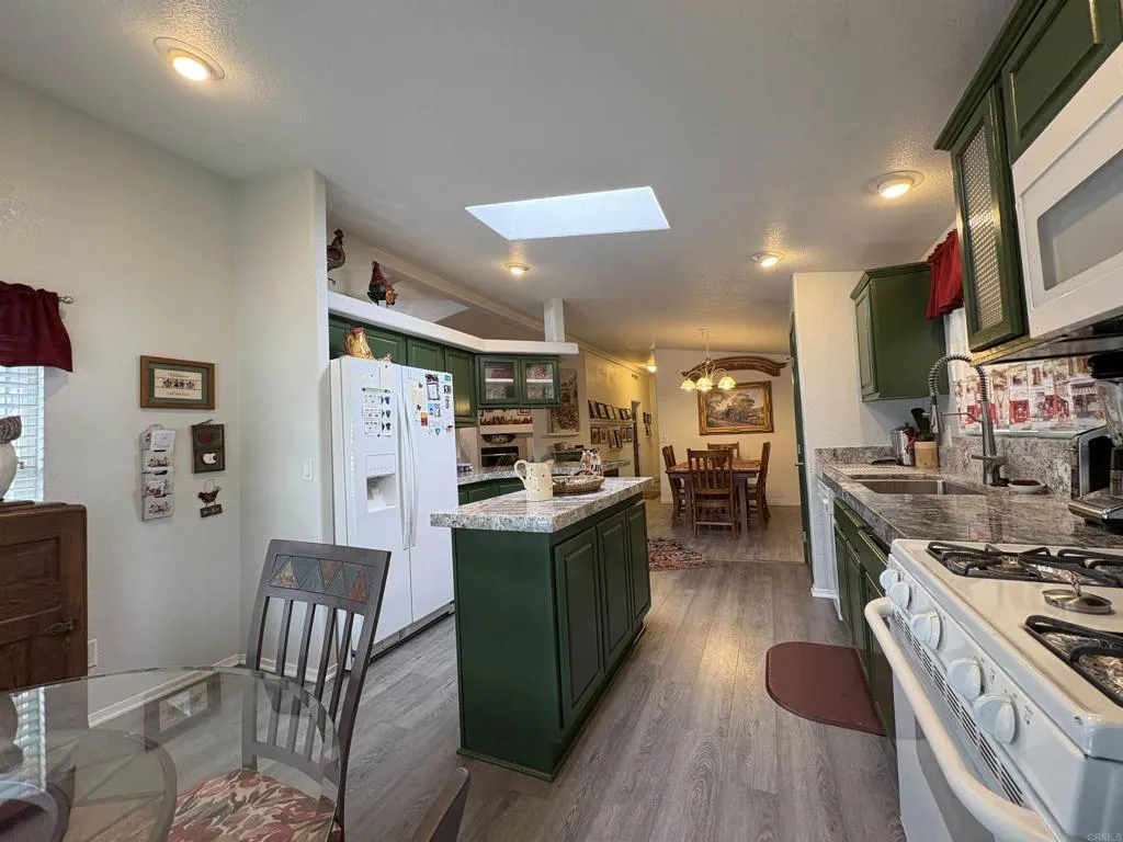 https://cdn.realtyfeed.com/cdn/127/306728113/828a8325956a5fd0705aa784822687b4.webp
