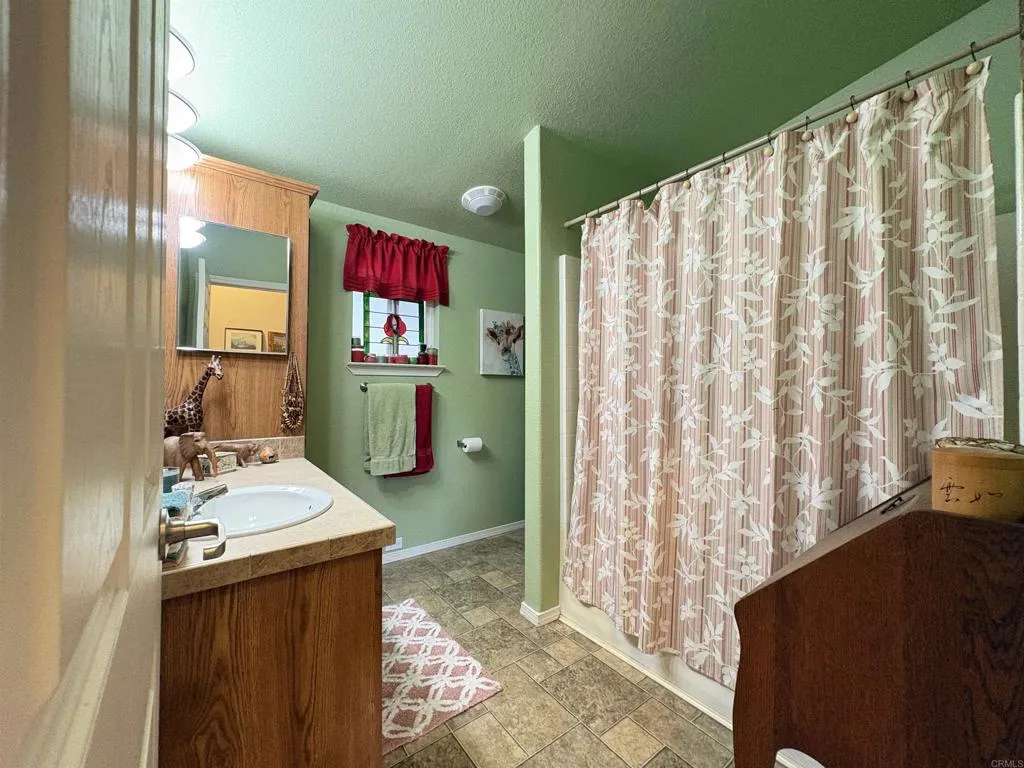 https://cdn.realtyfeed.com/cdn/127/306728113/8cc58449b8e6ae6785d9a3ee48ff8a46.webp